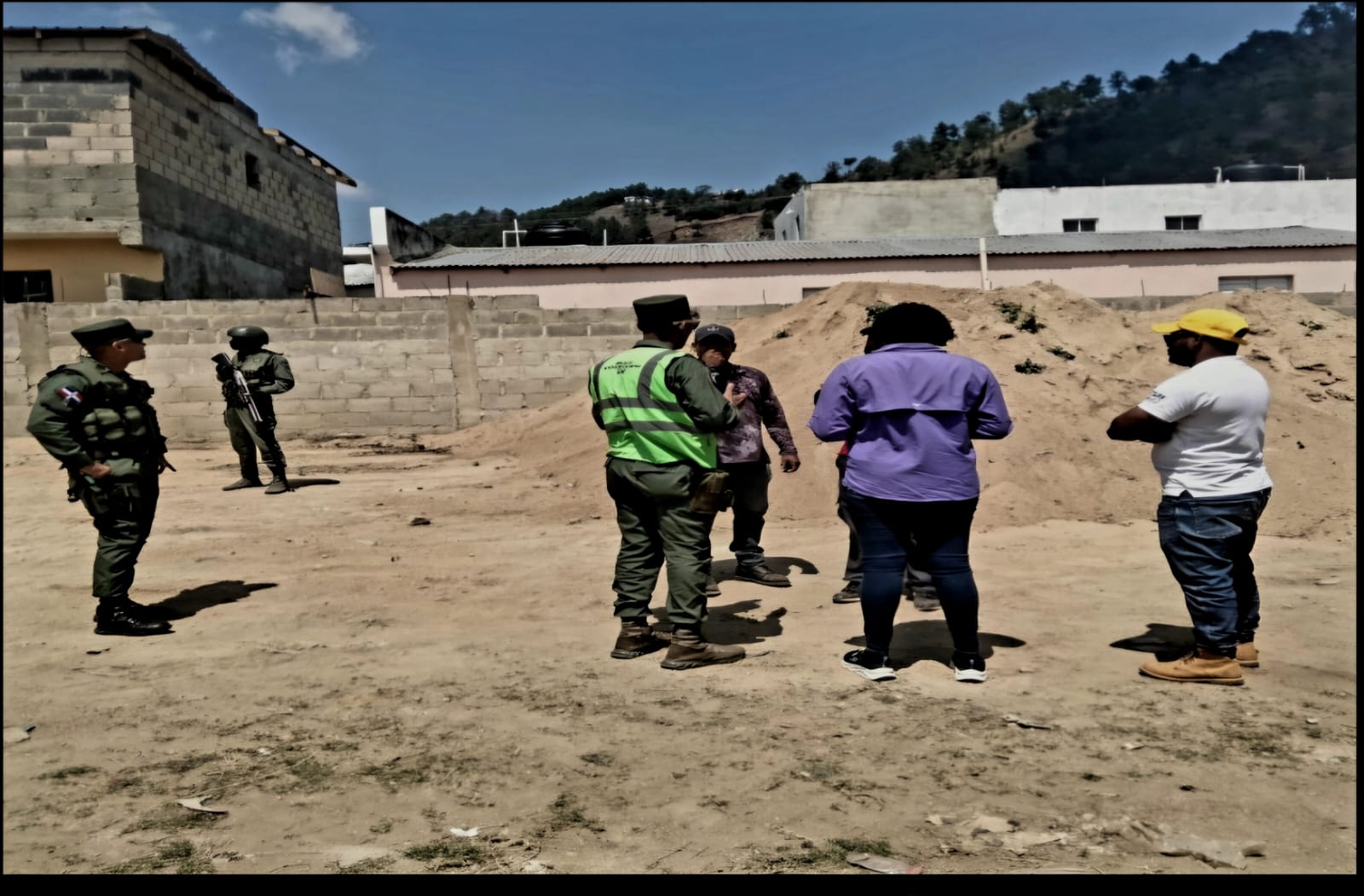 EI SENPA y técnicos de Medio Ambiente, Intervienen 8 centros ilegales de a copio de agregados.