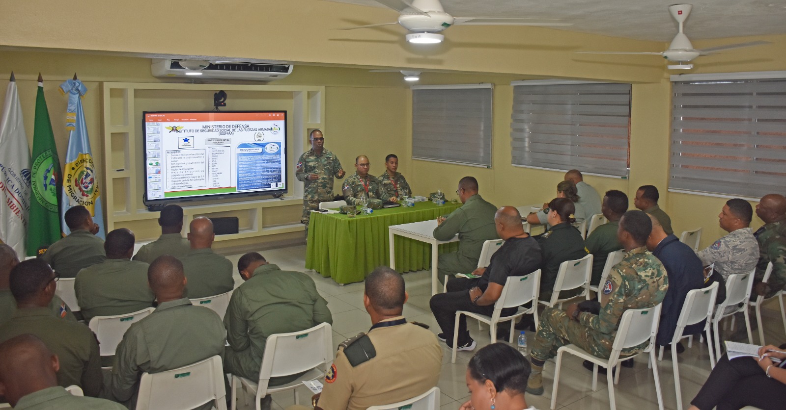 Miembros del SENPA y DGM participaron en charla sobre beneficios del Sistema de Protección Social para militares y sus familias.