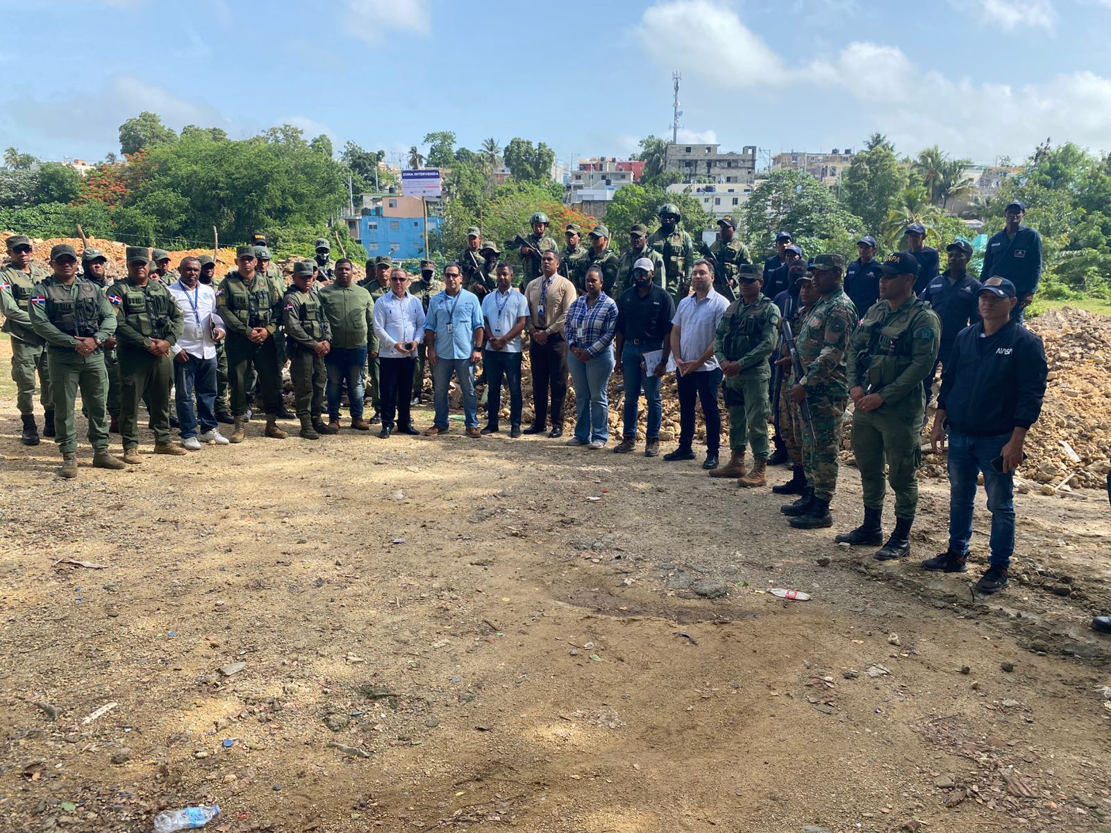 Medio Ambiente, SENPA y Procuraduría Especializada de Medio Ambiente recuperan área afectada por relleno ilegal en los Humedales del Ozama. Medio Ambiente, SENPA y Procuraduría Especializada de Medio Ambiente recuperan área afectada por relleno ilegal en los Humedales del Ozama.