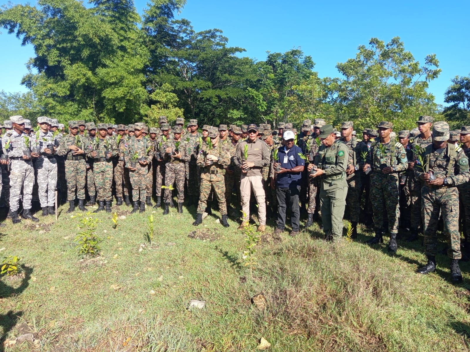 SENPA y Academia Militar fortalecen conciencia ambiental en jornada de reforestación SENPA y Academia Militar fortalecen conciencia ambiental en jornada de reforestación