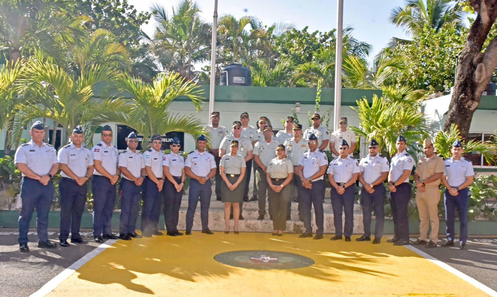 Visita de la XXII Promoción de Comando y Estado Mayor Aéreo al SENPA fortalece vínculos interinstitucionales Visita de la XXII Promoción de Comando y Estado Mayor Aéreo al SENPA fortalece vínculos interinstitucionales